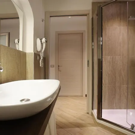 Hotel Ponti 3*